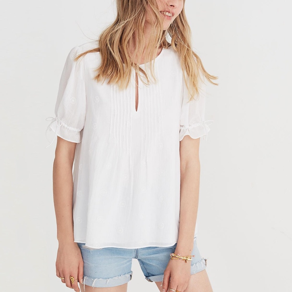 Madewell Embroidered Pintuck top size medium. EUC